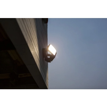 Chimera kinkiet LED 21W 2350lm 5000K IP54 czarny z czujnikiem ruchu