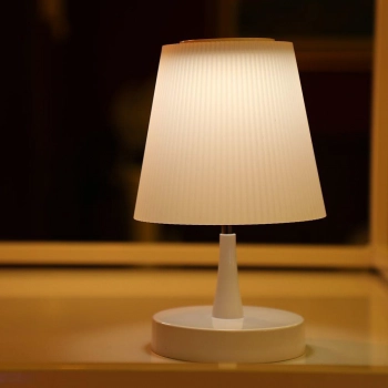 Lampka nocna biurkowa 4W LED ładowalna wł dotykowy ściemnianie VT-7515 3000K 210lm