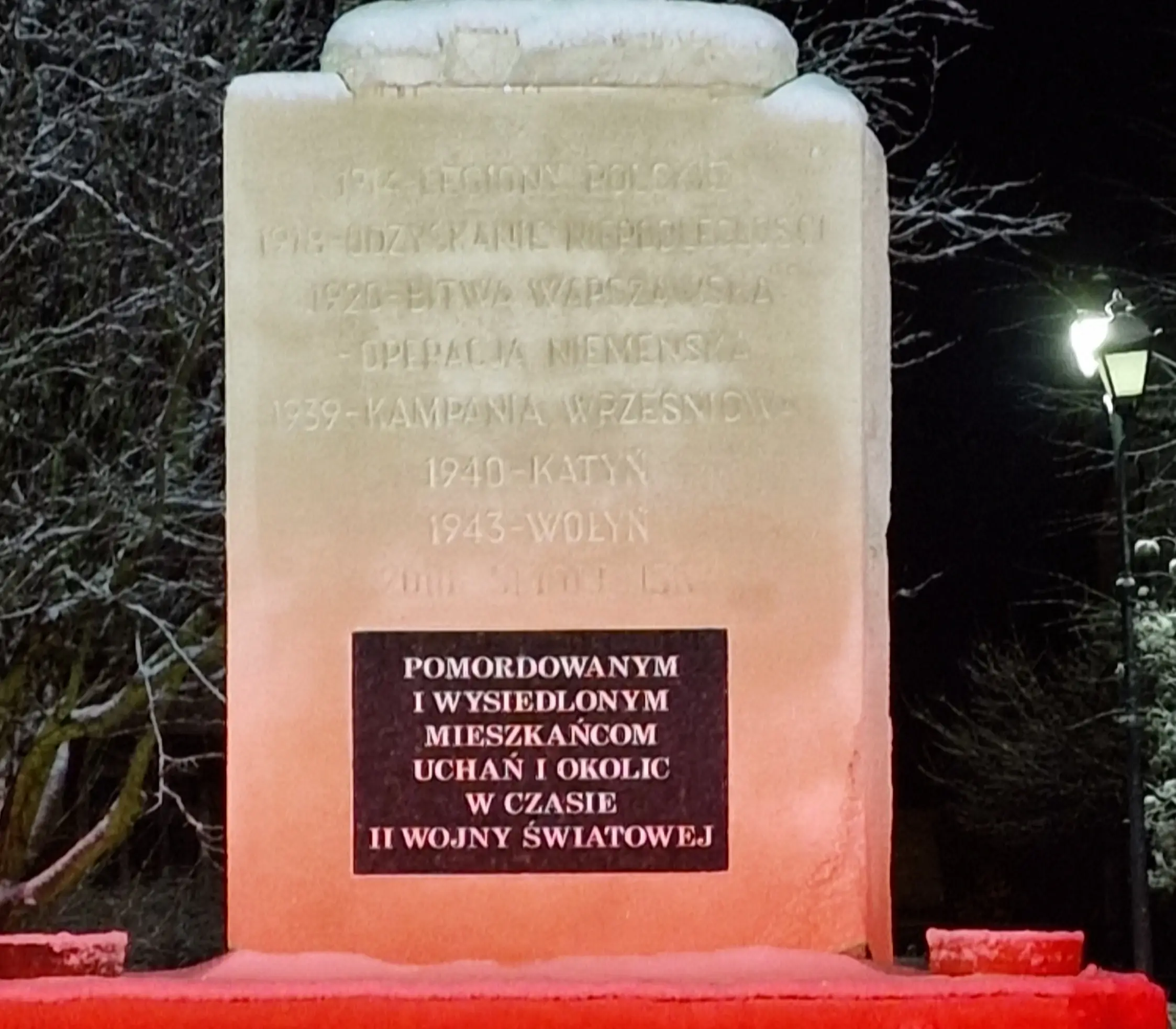 Pomnik upamiętniający pomordowanych i wysiedlonych mieszkańców Uchań