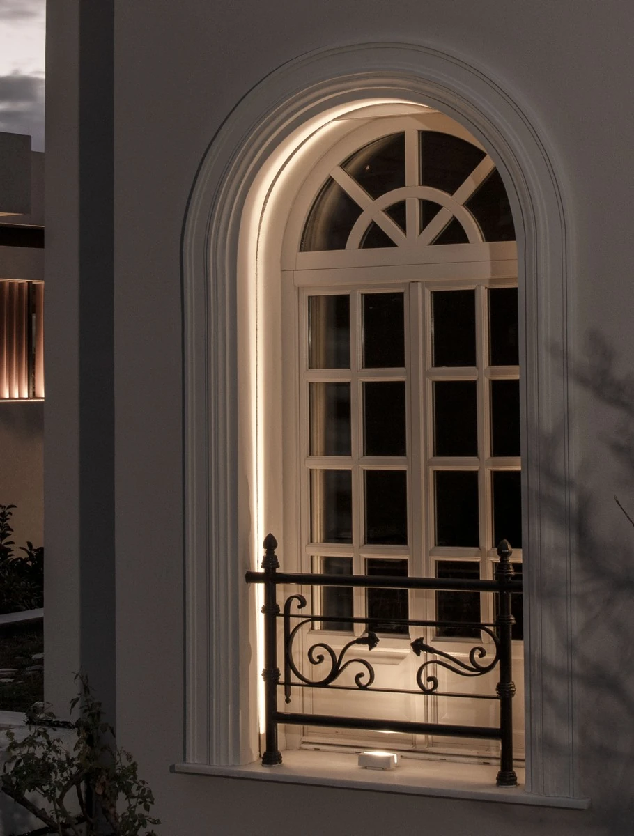 Iluminacja wnęki drzwi balkonowych